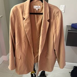 Nude oversized blazer